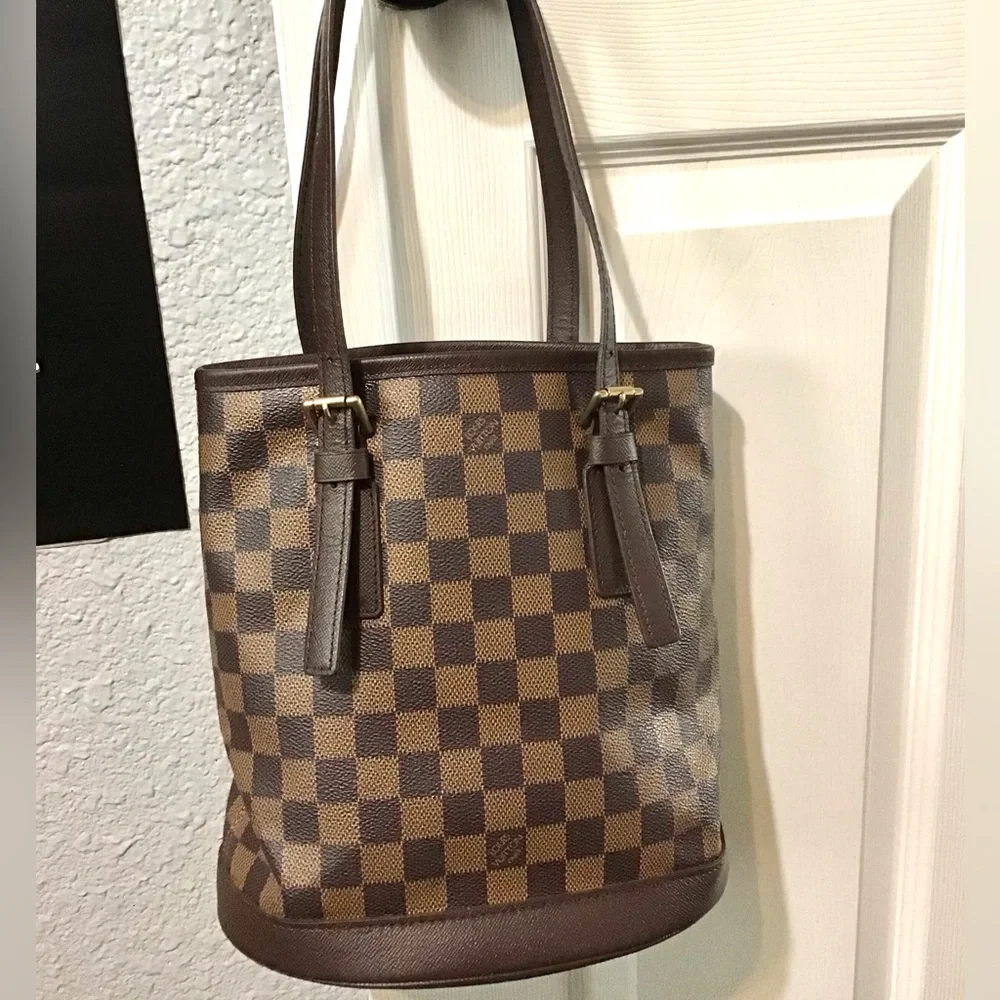 Louis Vuitton Damier Marais Bucket Shoulder  Bag - Picture 2 of 16